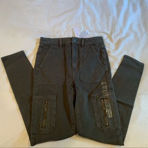 NWT high rise skinny jeans with zippers